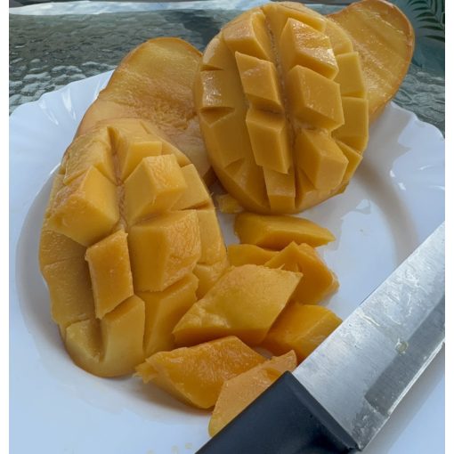 MANGO SINDHRI CUTIE 2 KG IMPORT PAKISTAN (4/5 BUC )